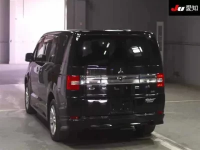 Mitsubishi DELICA D5