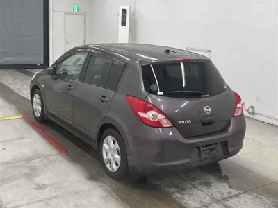 Nissan TIIDA