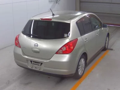Nissan TIIDA
