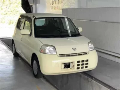Daihatsu Esse