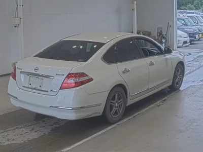 Nissan TEANA