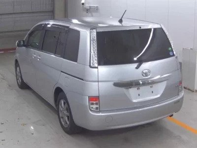 Toyota ISIS