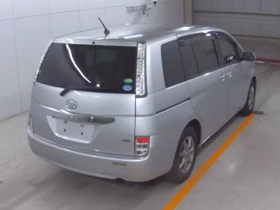 Toyota ISIS