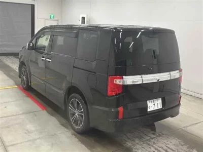Mitsubishi DELICA D5