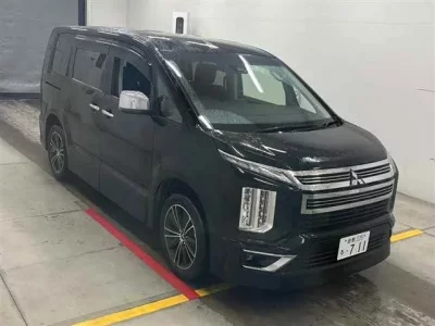 Mitsubishi DELICA D5