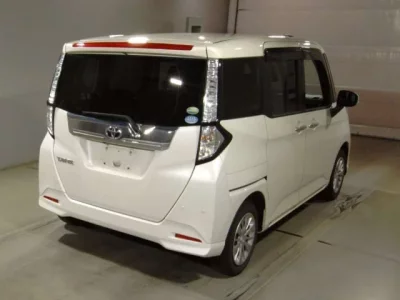 Toyota TANK
