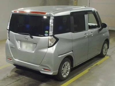 Toyota TANK