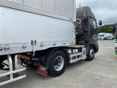 Hino TRUCK