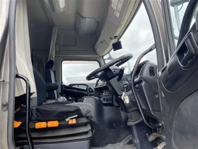 Hino TRUCK