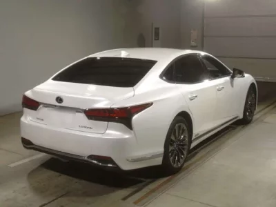 Lexus LS