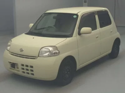 Daihatsu Esse