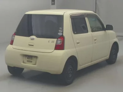 Daihatsu Esse