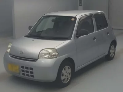Daihatsu Esse