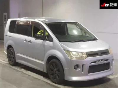 Mitsubishi DELICA D5
