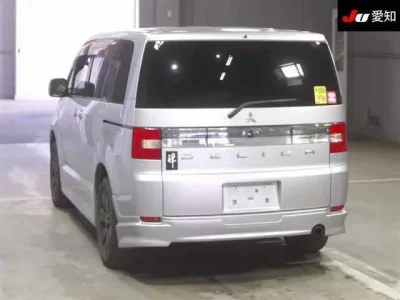 Mitsubishi DELICA D5