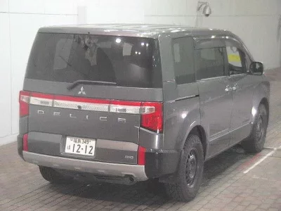 Mitsubishi DELICA D5