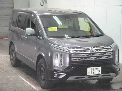 Mitsubishi DELICA D5