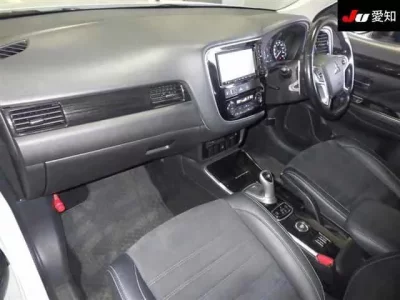 Mitsubishi OUTLANDER PHEV