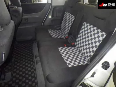 Mitsubishi DELICA D2