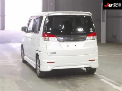 Mitsubishi DELICA D2