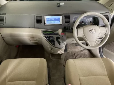 Toyota ISIS