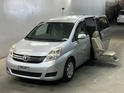 Toyota ISIS