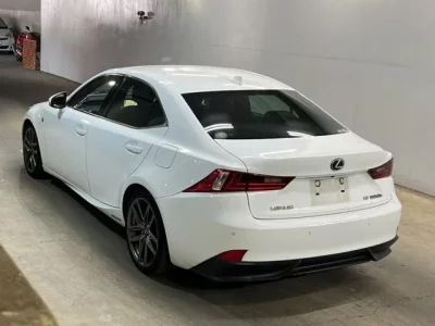 Lexus IS
