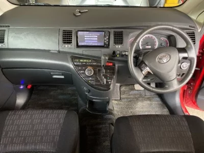 Toyota ISIS