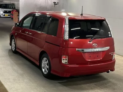 Toyota ISIS