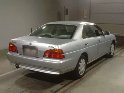 Nissan LAUREL