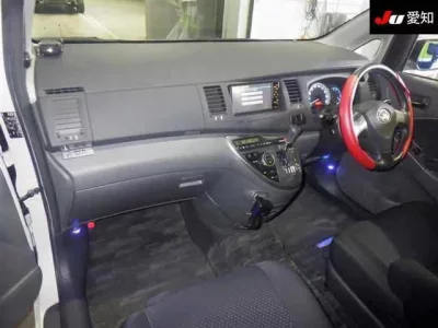 Toyota ISIS
