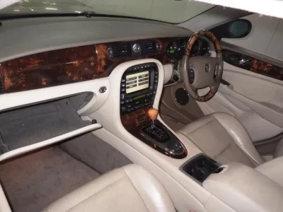 Jaguar XJ SERIES