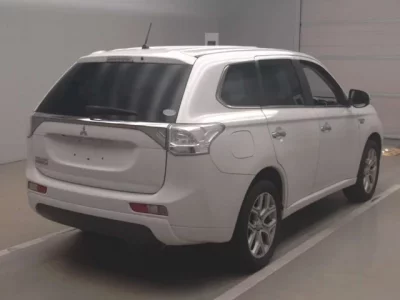 Mitsubishi OUTLANDER PHEV