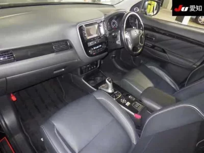 Mitsubishi OUTLANDER PHEV