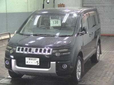 Mitsubishi DELICA D5