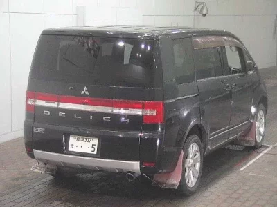 Mitsubishi DELICA D5