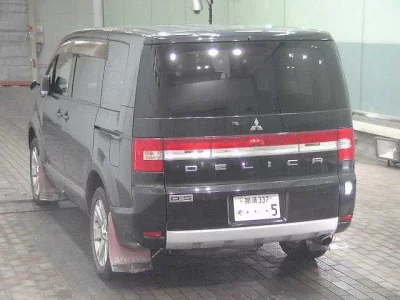 Mitsubishi DELICA D5