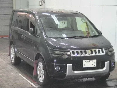 Mitsubishi DELICA D5