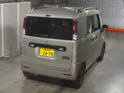 Suzuki SPACIA BASE
