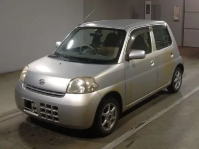 Daihatsu Esse
