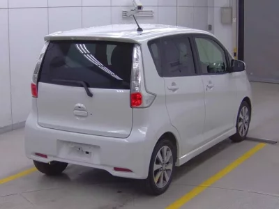 Mitsubishi EK CUSTOM