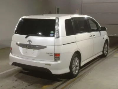 Toyota ISIS