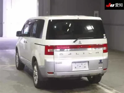 Mitsubishi DELICA D5