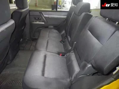 Mitsubishi PAJERO