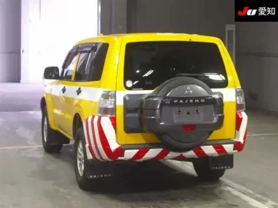 Mitsubishi PAJERO