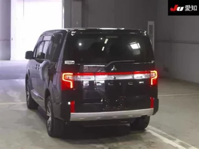 Mitsubishi DELICA D5