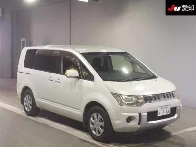 Mitsubishi DELICA D5