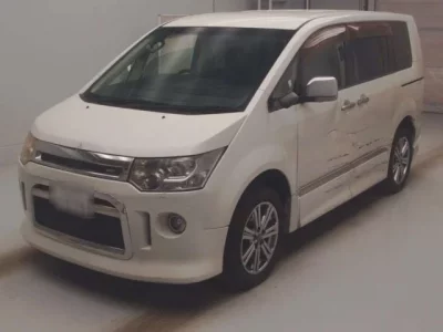 Mitsubishi DELICA D5