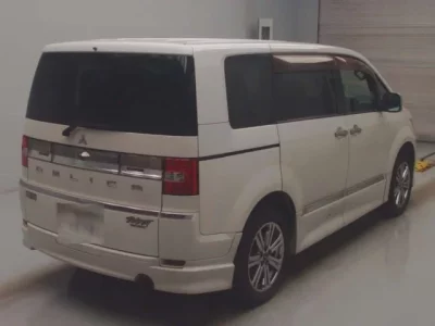 Mitsubishi DELICA D5