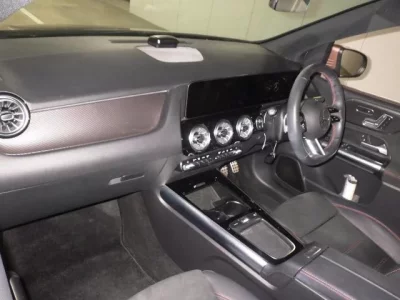 Mercedes-Benz B CLASS